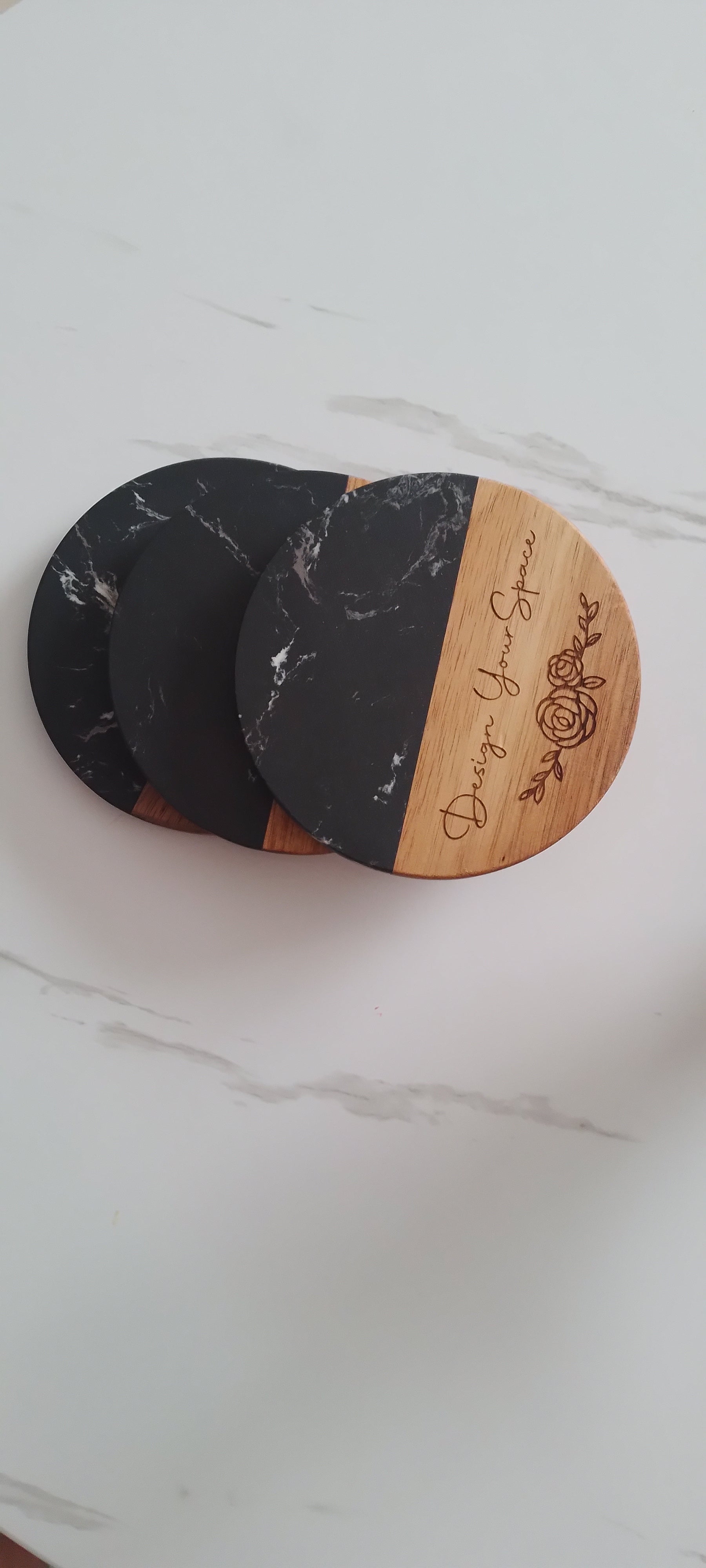 1set of Marble And Wood Coasters.